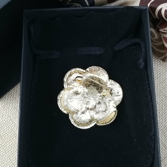 brooch - Picture 2 of 7